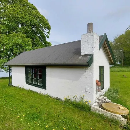 Garnhuset - The Perfect Getaway Right On The Beach And Surrounded By Forest 民宿 Klippinge